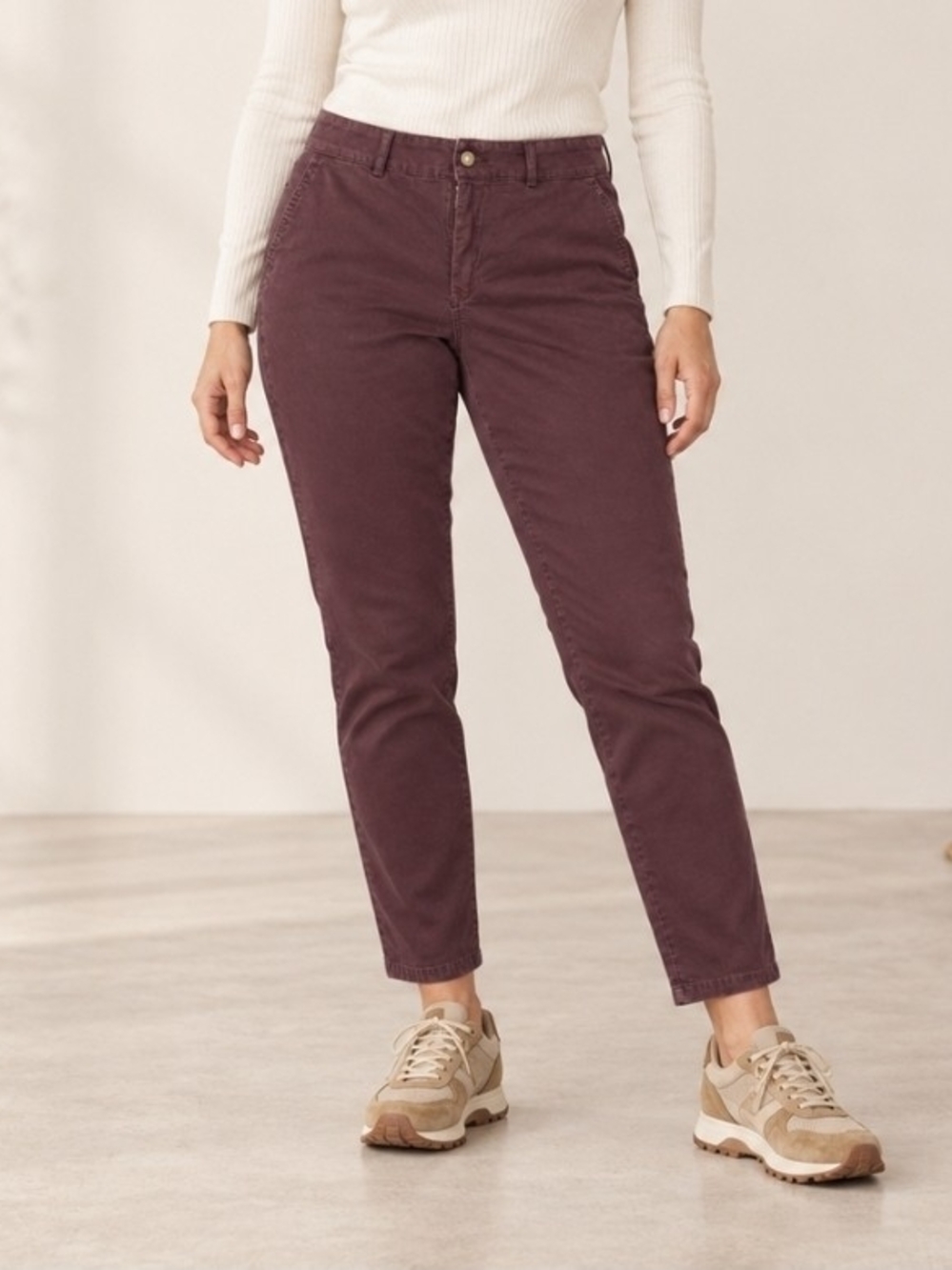 The North Face Motion XD Ankle Chino Pants Burgundy Women’s 8 Regular